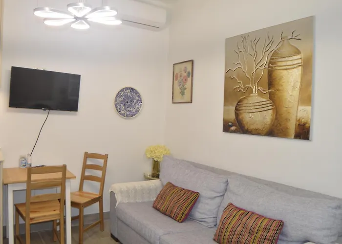 Fleming Loft Parking Tourist